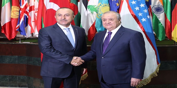 Le Ministre des Affaires étrangères Mevlüt Çavuşoğlu s’est rendu en Ouzbékistan les 25 et 26 avril 2017