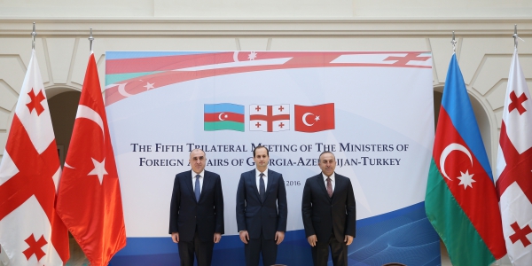 زيارة السيد تشاووش أوغلو وزير الخارجية لجيورجيا وأذربيجان