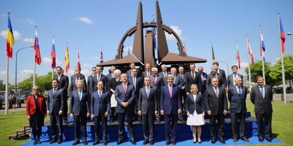 Le Ministre des Affaires étrangères M. Mevlüt Çavuşoğlu a assisté à la réunion des Ministres des Affaires étrangères de l'OTAN