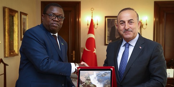 Le ministre des Affaires étrangères Mevlüt Çavuşoğlu a rencontré le ministre des Affaires étrangères de la Zambie Joseph Malanji, 5 juillet 2018