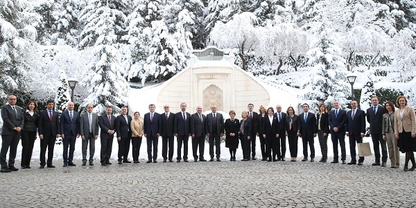 Rencontre du ministre Çavuşoğlu avec les ambassadeurs et ambassadrices de Turquie nommés à l'étranger, 26 décembre 2018
