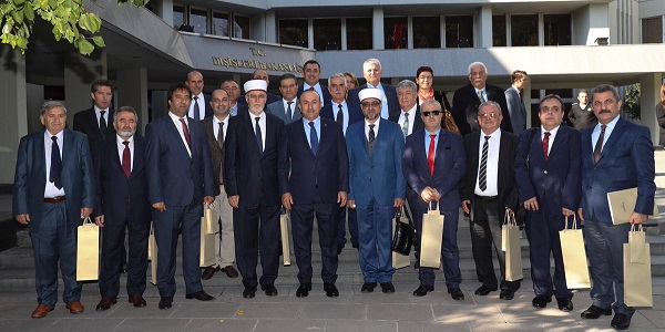 Le Ministre des Affaires étrangères Mevlüt Çavuşoğlu a reçu la Délégation du Conseil consultatif des Minorités turques de Thrace occidentale, le 12 octobre 2017