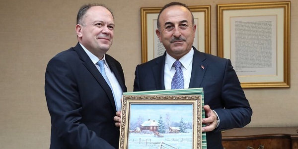 Le Ministre des Affaires étrangères Mevlüt Çavuşoğlu a rencontré le Président de la Commission permanente des affaires internationales du Parlement biélorusse, 11 avril 2018