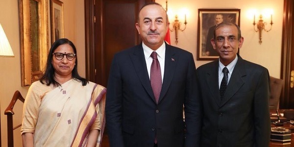 Le Ministre des Affaires étrangères Mevlüt Çavuşoğlu a rencontré l'Ambassadeur de l'Inde à Ankara, 16 mai 2018
