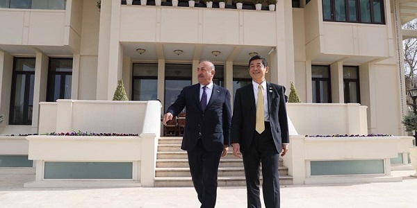 Le Ministre des Affaires étrangères, Mevlüt Çavuşoğlu, a rencontré l'Ambassdeur du Japon à Ankara, 20 mars 2018