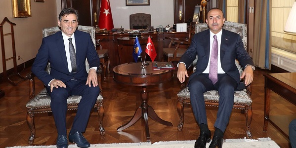 لقاء السيد تشاووش أوغلو وزير الخارجية مع السيد ماهر ياغجيلار وزير الإدارة العامة في كوسوفو، 30 أيار/مايو 2018