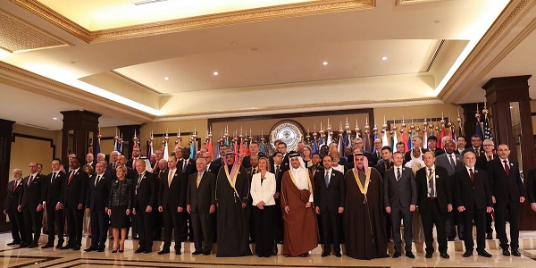 La visite du Ministre des Affaires étrangères Mevlüt Çavuşoğlu au Koweït pour assister à la réunion des Ministres des Affaires étrangères de la Coalition internationale contre DAESH et à la Conférence internationale pour la reconstruction de l'Irak, 12-14 février 2018
