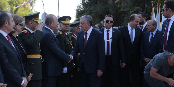 Le Ministre des Affaires étrangères Mevlüt Çavuşoğlu a accompagné le Premier Ministre Yıldırım lors de sa visite à la RTCN, 20 juillet 2017