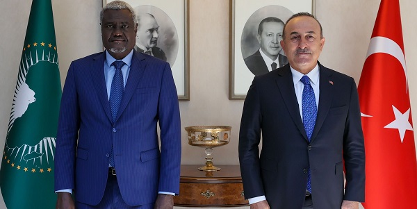 Rencontre du ministre des Affaires étrangères Mevlüt Çavuşoğlu avec le Président de la Commission de l'Union africaine, le 30 septembre 2021