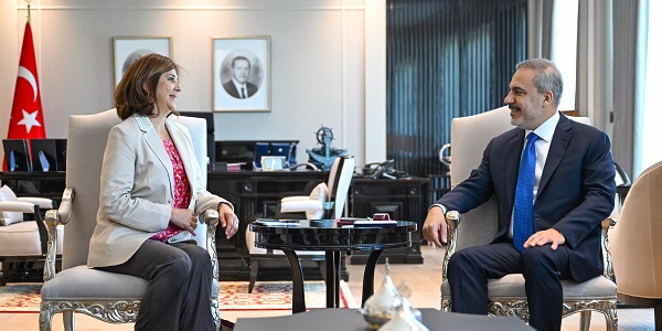 O Ministro dos Negócios Estrangeiros, Hakan Fidan, recebeu a Enviada Pessoal do Secretário-Geral da ONU para Chipre, María Angela Holguín Cuéllar, 6 de maio de 2024, Ancara