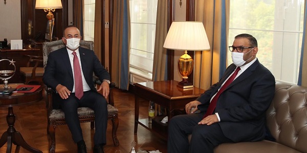 Réunion du ministre des Affaires étrangères Mevlüt Çavuşoğlu avec le président de la commission de négociation syrienne, Annas Abdah, le président de la coalition nationale syrienne, Nasr Al Hariri, et le chef du gouvernement intérimaire syrien, Abdurrahman Mustafa, 20 août 2020