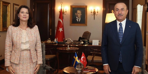 Réunion du ministre des Affaires étrangères Mevlüt Çavuşoğlu avec la ministre des Affaires étrangères de Suède Ann Linde, 13 octobre 2020