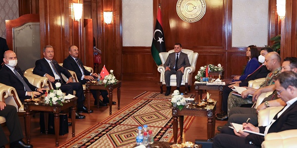 Visite du ministre des Affaires étrangères Mevlüt Çavuşoğlu en Libye, 12 juin 2021