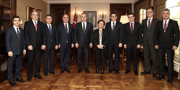 Sayın Bakanımızın görevlerini tamamlayarak merkeze dönen Büyükelçilerimizle görüÅmesi, 16 Ocak 2019