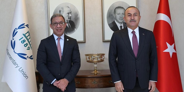 Réunion du ministre des Affaires étrangères Mevlüt Çavuşoğlu avec le président de l'Union interparlementaire Duarte Pacheco, 6 octobre 2021