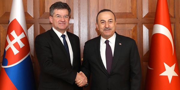 Réunion du ministre des Affaires étrangères Mevlüt Çavuşoğlu avec le ministre des Affaires étrangères de Slovaquie Miroslav Lajčák , 7 février 2020