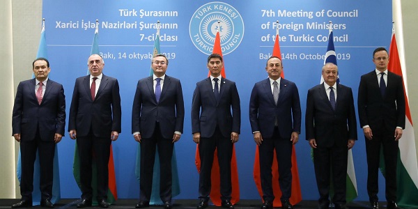 Visite du ministre des Affaires étrangères Mevlüt Çavuşoğlu à Bakou pour participer à la réunion des ministres des Affaires étrangères et au 7ème Sommet du Conseil turc, 14-15 octobre 2019