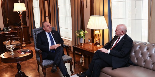 Rencontre du ministre des Affaires étrangères Mevlüt Çavuşoğlu avec Kostas Fragoyiannis vice-ministre des Affaires étrangères de la Grèce, Ankara, 22 mars 2023