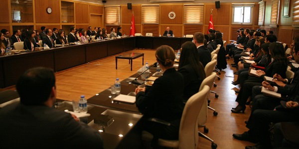 Dışişleri Bakanlığı Müsteşarı Büyükelçi Sinirlioğlu’nun aday memurlara hitabı