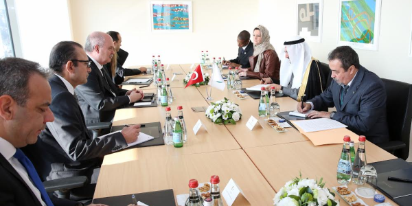 لقاء السيد سينيرلي أوغلو وزير الخارجية مع السيد إياد مدني أمين عام منظمة التعاون الإسلامي