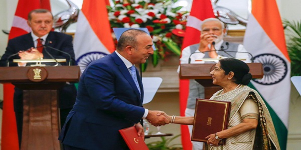 Foreign Minister Çavuşoğlu accompanied President Erdoğan During His Visit to India, 1 May 2017