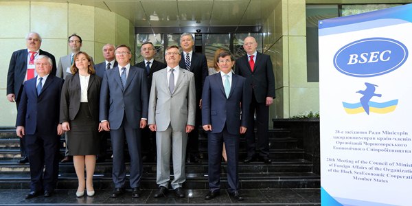 Dışişleri Bakanı Davutoğlu “Tüm üye ülkelerin yararına olacak şekilde KEİ’yi hedeflerini uygulayabilen etkin bir mekanizma haline getirmeliyiz”