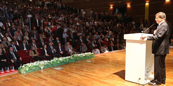 Foreign Minister Davutoğlu delivers a lecture at Dicle University in Diyarbakır.