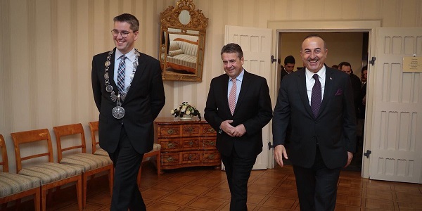 Le Ministère des Affaires étrangères Mevlüt Çavuşoğlu a rencontré Sigmar Gabriel, Ministre des Affaires étrangères de l’Allemagne, 6 janvier 2018