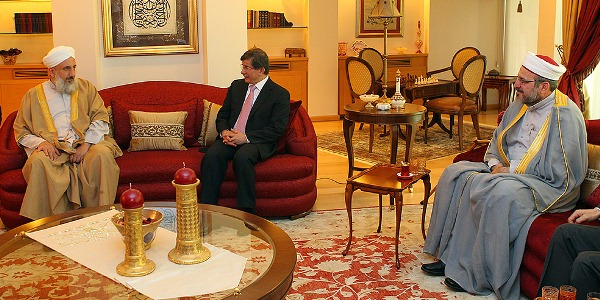 Foreign Minister Davutoğlu receives the delegation of Iraqi Council of Scholars.