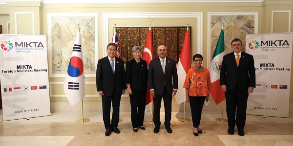 Visite du ministre des Affaires étrangères Mevlüt Çavuşoğlu en Indonésie pour assister à la réunion des ministres des Affaires étrangères du G20 et pour présider la réunion des ministres des Affaires étrangères de MIKTA, 7-8 juillet 2022