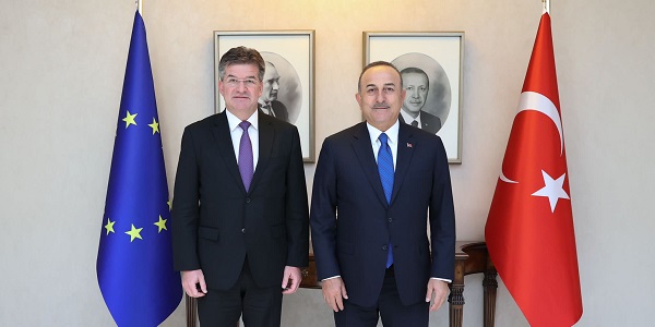 Rencontre du ministre des Affaires étrangères Mevlüt Çavuşoğlu avec Miroslav Lajcak, représentant spécial de l'UE pour les Balkans occidentaux, 10 mai 2022