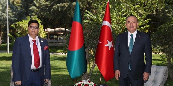 Réunion du ministre des Affaires étrangères Mevlüt Çavuşoğlu avec le ministre des Affaires étrangères du Bangladesh A. K. Abdul Momen, 14 septembre 2020