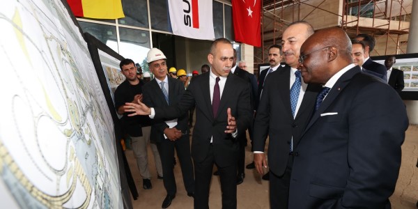 Visite du ministre des Affaires étrangères Mevlüt Çavuşoğlu au Bénin, 27 octobre 2022