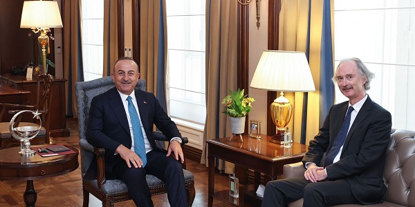 Rencontre du ministre des Affaires étrangères Mevlüt Çavuşoğlu avec l'envoyé spécial du Secrétaire général des Nations unies pour la Syrie, Geir O. Pedersen, le 2 novembre 2022