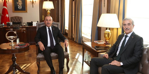 Rencontre du ministre des Affaires étrangères Mevlüt Çavuşoğlu avec le Président de l’Industrie de la Défense, İsmail Demir, 9 novembre 2021