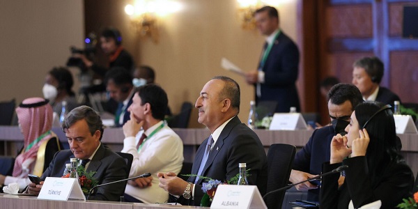 Visite du ministre des Affaires étrangères Mevlüt Çavuşoğlu au Maroc pour assister à la réunion ministérielle de la Coalition internationale contre DAESH, 11 mai 2022