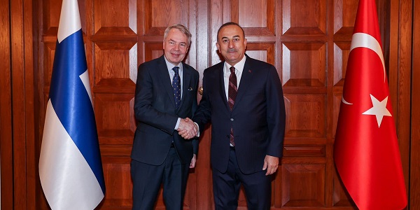 Treffen von Außenminister Mevlüt Çavuşoğlu mit dem finnischen Außenminister Pekka Haavisto, 17. März 2023, Ankara