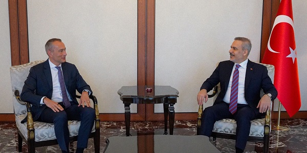 استقبال وزير الخارجية السيد هاكان فيدان، الممثل السامي لقطاع غزة، نيكولاي ملادينوف، أنقرة، 31 مارس/آذار 2026.