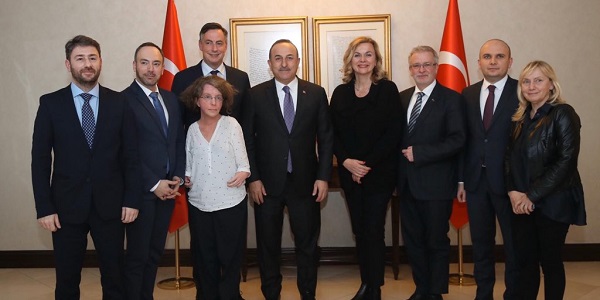Réunion du ministre des Affaires  étrangères Mevlüt Çavuşoğlu avec la délégation de la commission des Affaires étrangères du Parlement européen, 24 février 2020