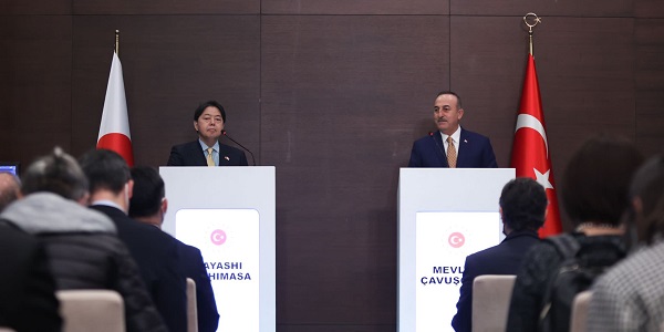 لقاء وزير الخارجية مولود تشاووش أوغلو مع يوشيماسا هاياشي، وزير خارجية اليابان، 19 مارس/ آذار 2022