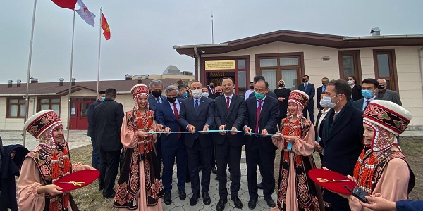 Visite du ministre des Affaires étrangères Mevlüt Çavuşoğlu en République kirghize, 10 mars 2021