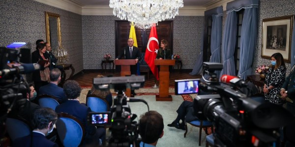 زيارة وزير الخارجية مولود تشاووش أوغلو إلى كولومبيا، 26-27 أبريل/ نيسان 2022