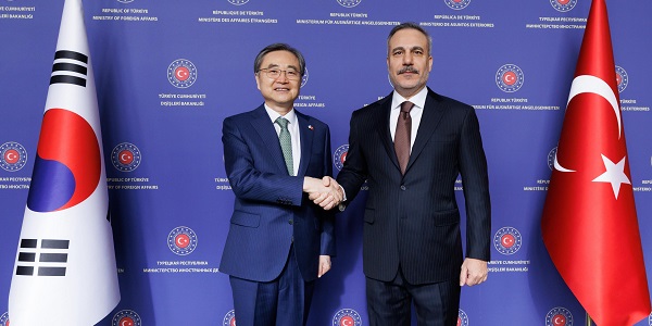 لقاء وزير الخارجية السيد هاكان فيدان مع وزير خارجية جمهورية كوريا السيد تشو هيون، في 21 يناير/ كانون الثاني 2026، أنقرة