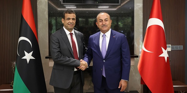 Rencontre du ministre des Affaires étrangères Mevlüt Çavuşoğlu avec le vice-premier ministre du gouvernement d'union nationale de Libye, Ramadan Abu Janah, le 31 août 2022