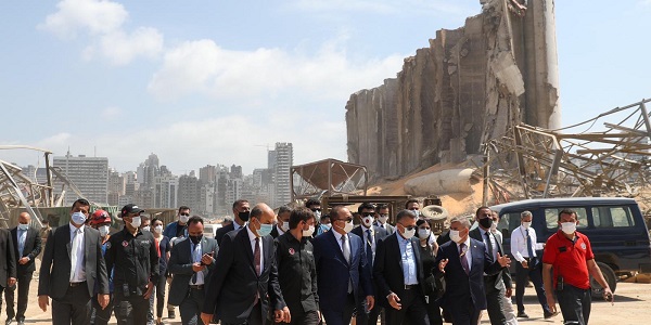 Visite du vice-président Fuat Oktay et du ministre des Affaires étrangères Mevlüt Çavuşoğlu au Liban pour transmettre les condoléances au nom du président Erdoğan et de la nation turque, 8 août 2020