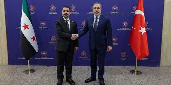 Le ministre des Affaires étrangères, Hakan Fidan, a rencontré Asaad Hassan Al-Shaibani, ministre des Affaires étrangères de la nouvelle administration en Syrie, 15 janvier 2025, Ankara