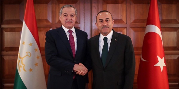 Réunion du ministre des Affaires étrangères Mevlüt Çavuşoğlu avec le ministre des Affaires étrangères du Tadjikistan, Sirojiddin Muhriddin, 22 avril 2019