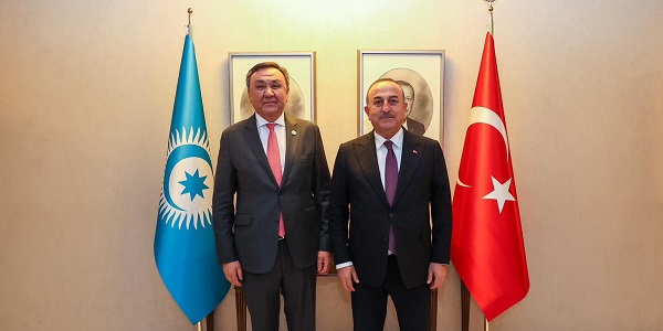 Treffen von Aussenminister Mevlüt Çavuşoğlu mit dem Generalsekretär der Organisation der Turkstaaten Kubanychbek Omuraliev, 14. März 2023, Ankara