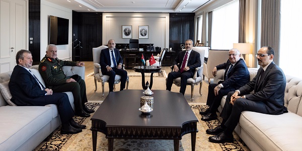Le ministre des Affaires étrangères Hakan Fidan a rencontré Ayman Safadi, vice-Premier ministre, ministre des Affaires étrangères et des Expatriés de Jordanie, 6 janvier, Ankara