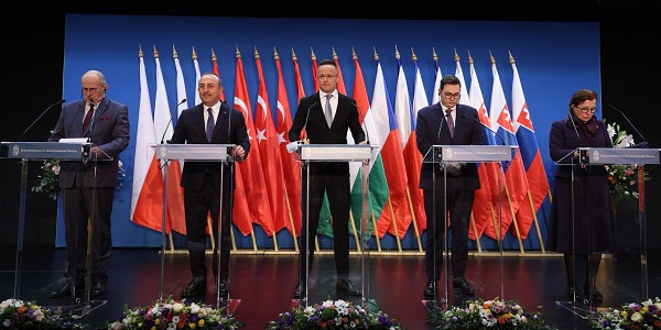 زيارة وزير الخارجية مولود تشاووش أوغلو إلى المجر لحضور الاجتماع السادس لوزراء خارجية مجموعة فيشغراد + تركيا، 21 ديسمبر/ كانون الأول 2021